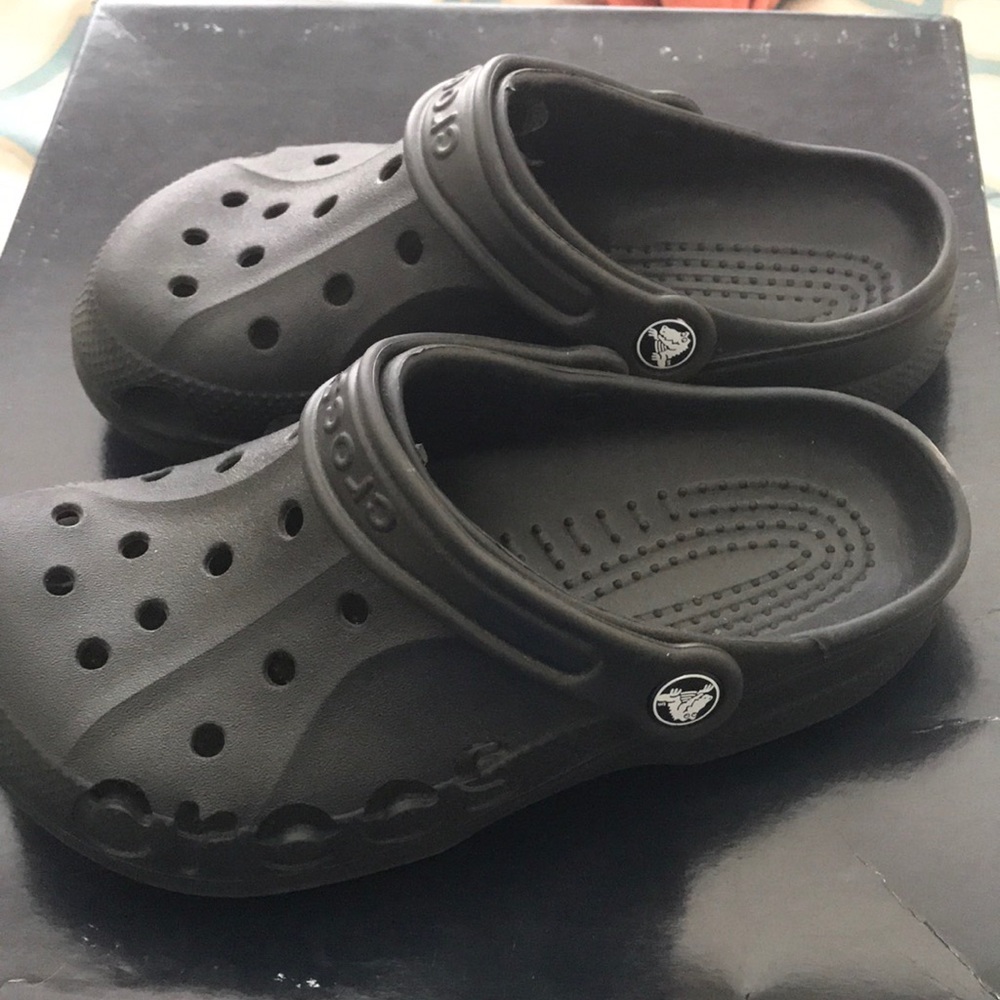 Black Crocs